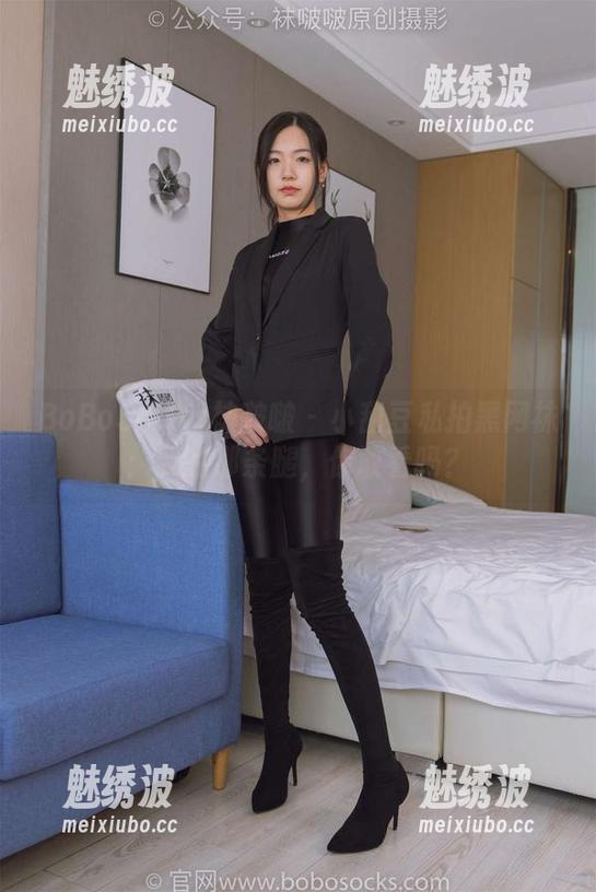 BoBoSocks袜啵啵-小甜豆 BoBoSocks袜啵啵 - 小甜豆私拍黑网袜:我的那条腿,你敢看吗?