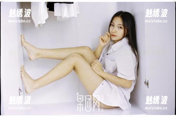 GIRLT果团网-周妍希 GIRLT果团网 - 花样年华,图包里的周妍希连衣裙真是令人好奇!