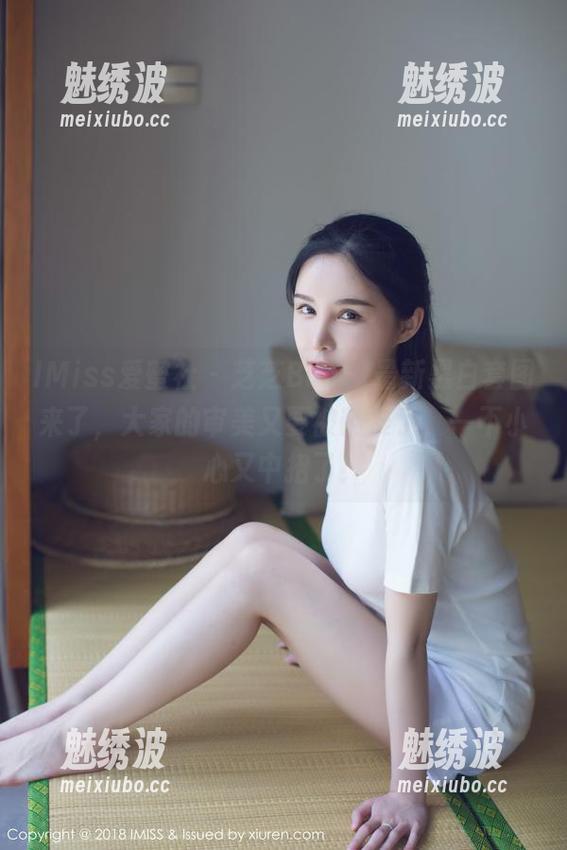IMiss爱蜜社 - 芝芝Booty最新黑白套图来了，大家的审美又要被瞄准了，一不小心又中招了！