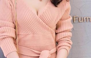 IMiss爱蜜社 – 全套写真里，黄歆苑和死库水的化学反应意外地强烈？