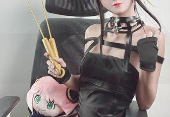 合集里的每一张都让你想‘今天绝对不能出门’——KuukoW的明日奈原图集！