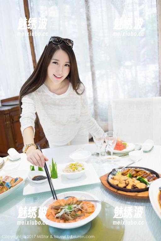 MiStar魅妍社-黄歆苑 MiStar魅妍社 - 这给我想法了,黄歆苑的该白衬衫写真方面,比例拿捏得恰到好处,却又微微露出点小心机。