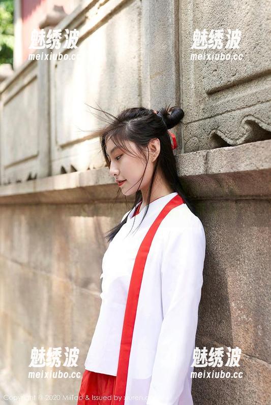 MiiTao蜜桃社-Cris_卓娅祺 MiiTao蜜桃社 - Cris_卓娅祺眼镜图包分享:谁说视力不好就只能乖乖待着?