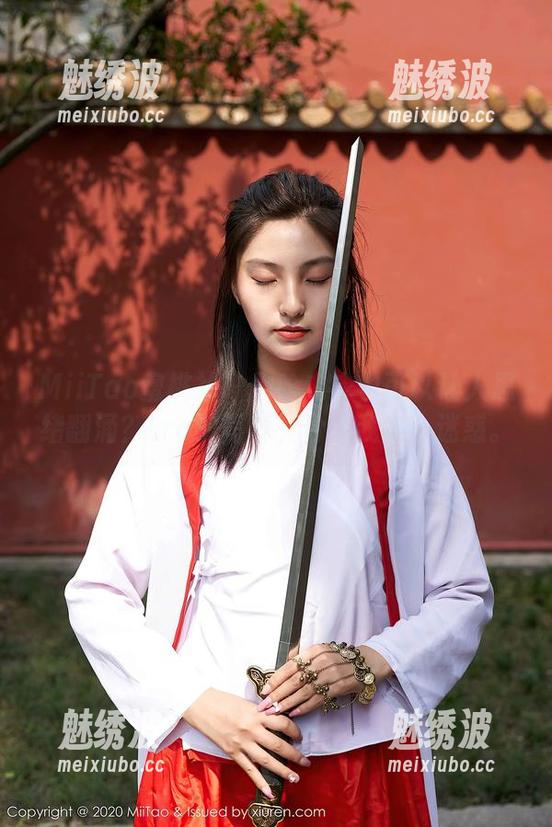 MiiTao蜜桃社-Lra MiiTao蜜桃社 - 为啥内衣也可以让人思绪翻涌?Lra的写真,分享我的小迷惑。