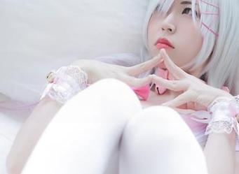 是Mozzi(모찌)在泳装里玩cos？还是cos把泳装玩得如此精彩？美图续写传奇！