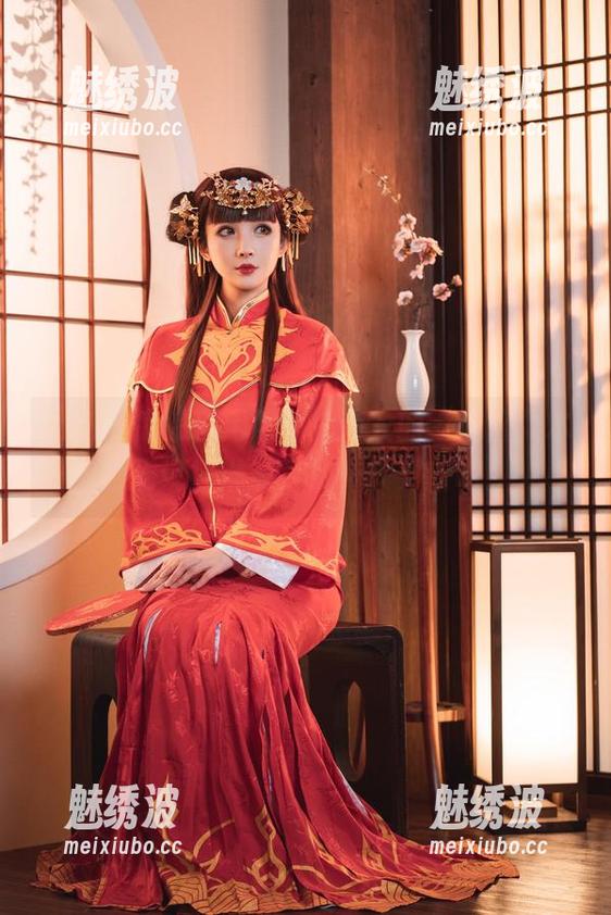 Rioko凉凉子用照片把芽衣的“魅魔”本色展现得淋漓尽致，快更新吧！
