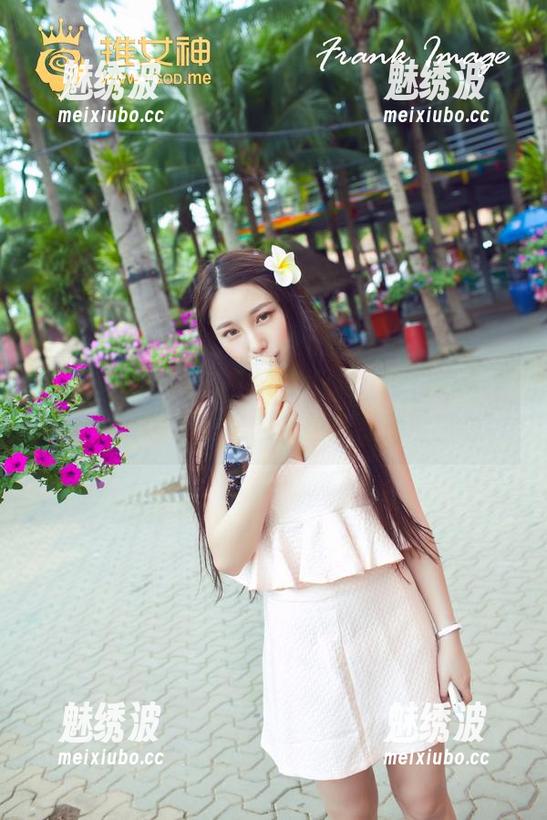 TGOD推女神 - 施忆佳Kitty酱私拍中清纯无辜，怎么看怎么像是在隐秘地挑逗。