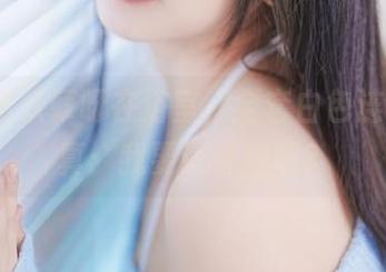 Tina很妖孽呀在浴室，全套白色连衣裙写真：我要说啥好呢？