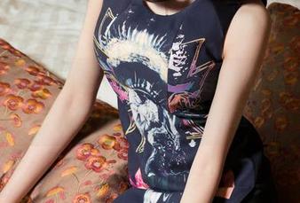 TouTiao头条女神 – 用裤里丝打破常规，幻雪儿的写真新篇章