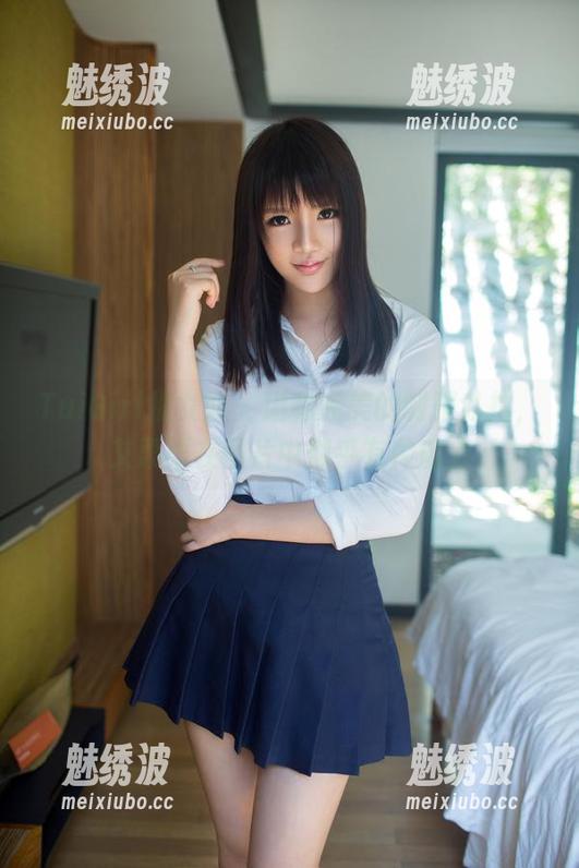 TuiGirl推女郎-艾栗栗 TuiGirl推女郎 - 堪称完美的制服私拍,艾栗栗在图片中似乎有种魔力