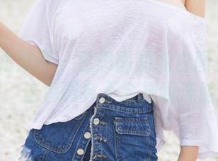 UGirls尤果网 – 孟思雨的纯白图集—我在想，这色调会不会把我洗脑？