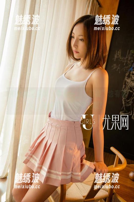 UGirls尤果网 - 李凌子，“眼镜”也有春天，快点击下载欣赏下呗！