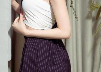 UGirls尤果网 – 校服写真，绮里嘉像是调皮的小猫，小心被她“咬”！