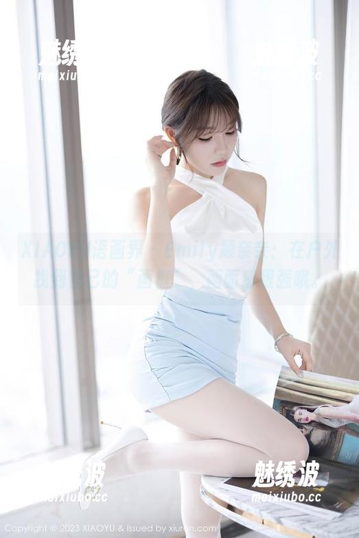 XIAOYU语画界 - Emily顾奈奈：在户外找到自己的“画框”，画面感很强哦。