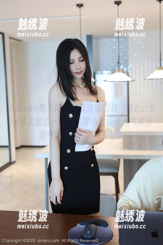 Xiuren秀人网-Barbie可儿 Xiuren秀人网 - 最新瑜伽图包,瞧Barbie可儿的这一招,是真心想培养点气质还是在玩心机?真搞不懂。
