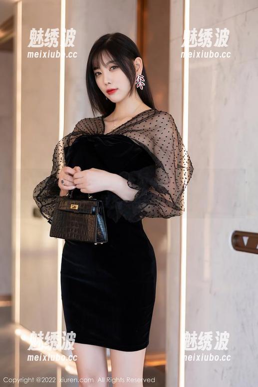 Xiuren秀人网-sophie余冰 Xiuren秀人网 - sophie余冰在秘书角色之间游走:发掘写真资源的新路径