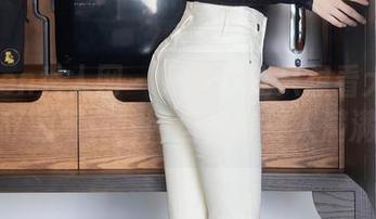 Xiuren秀人网 – 万圣节我只想看大白兔吖的写真，网盘里嫌疑人满满