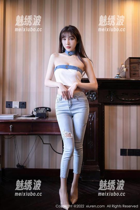 Xiuren秀人网 - 给大家分享奶芙乔乔的妹妹原图，这位小姐姐太会卖弄了吧。