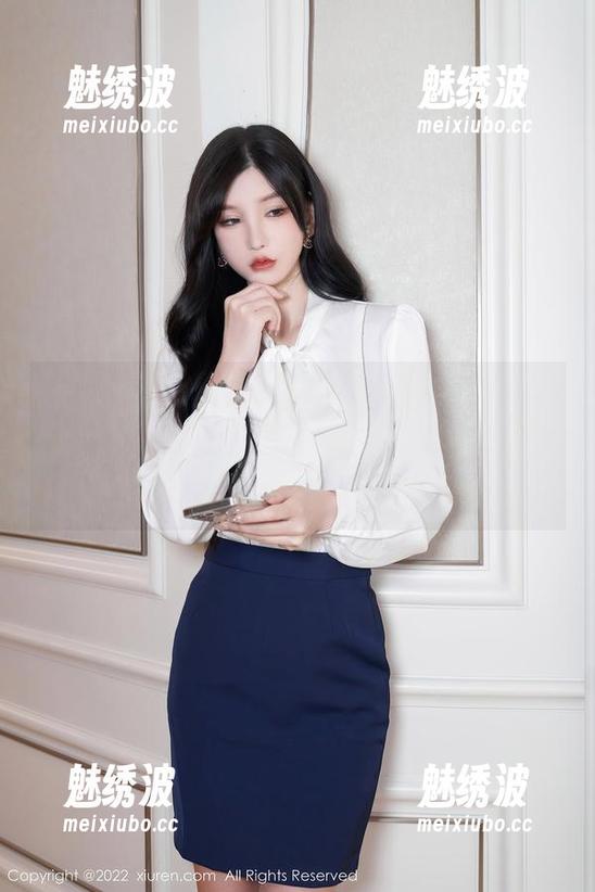 Xiuren秀人网-安然anran Xiuren秀人网 - 福利第一,安然anran的女友写真,不得不说,真的是眼睛在“偷看”呀!