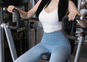 Xiuren秀人网 – 安琪Yee的女友十种姿态：写真背后的真实