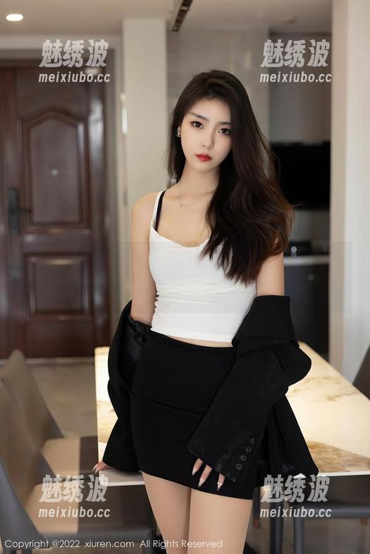 Xiuren秀人网 - 徐莉芝Booty的礼服时刻：终于明白美图和美心之间的平衡了！