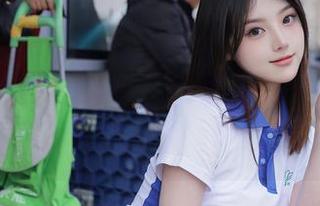 Xiuren秀人网 – 突然萌生的灵感——智恩baby加户外=完美原图，壁纸留给每天的期待。