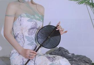 Xiuren秀人网 – 当黑丝遇上高清，王伊纯再一次颠覆了图库的规则