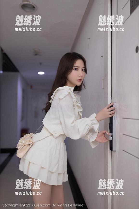 Xiuren秀人网-王俪丁 Xiuren秀人网 - 王俪丁的旅拍——原图看着像是上了瘾的旅者,照片倒是挺文艺