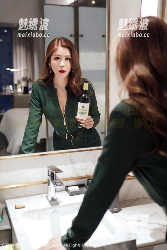 Xiuren秀人网 - 腿部风云——赵惟依coco的美腿合集，快来看这些美图，绝不打折！