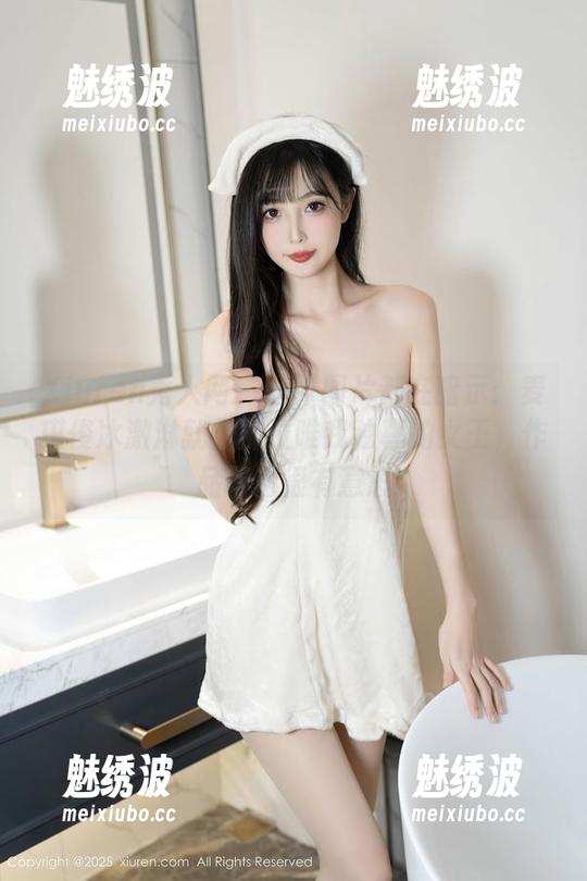 Xiuren秀人网-麦琪绫冰激淋 Xiuren秀人网 - 每张图片都在暗示:麦琪绫冰激淋就是那位唯我独尊的女王,作品取材很有意思