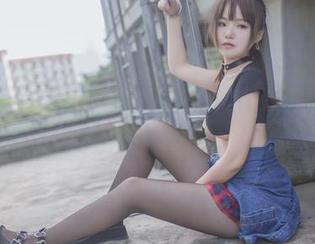 Yoko宅夏的水手服黑丝美图更新，这印象也太好了吧，让我开始留意周围！