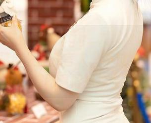 YouMi尤蜜荟 – Egg_尤妮丝Egg成了在线短裤图集的代言人，不过我每次都被她的搭配逼得想换衣服。