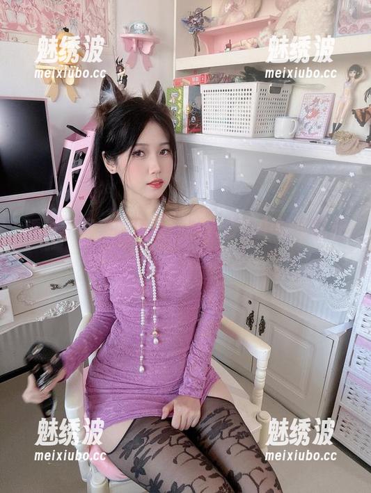 透过不呆猫的镜头，私人套图中的宫廷仕女总让人想歪了