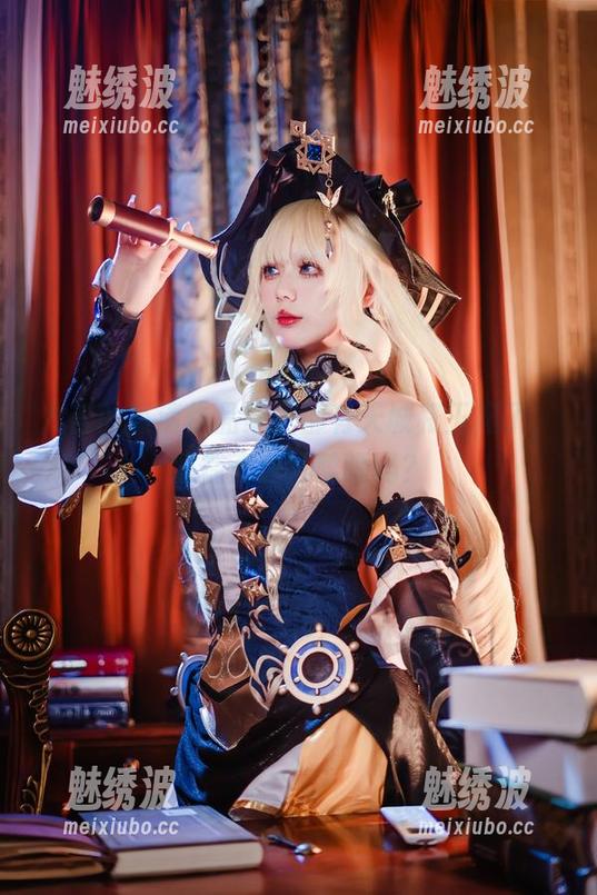 九言 九言的高清作品集里都有天城和玉座了,鸾在旁边打瞌睡吗?