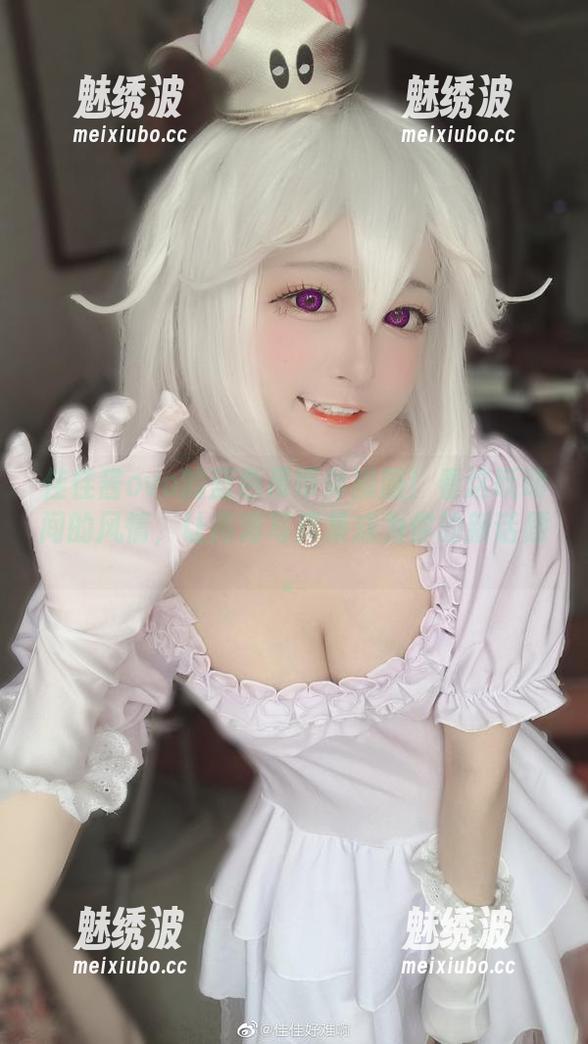 佳佳酱ovo的蓝色吊带体操服！看这跃动间的风情，让高清写真集成为你的新话题。