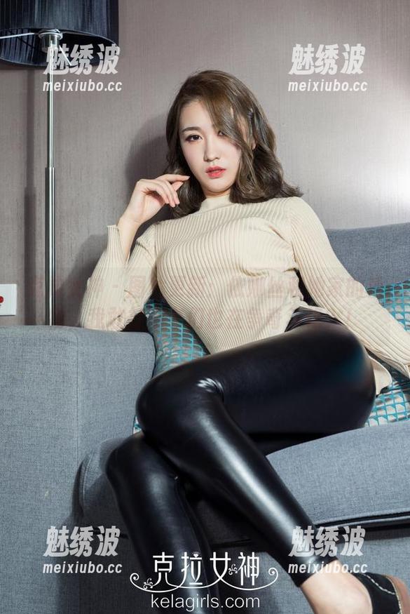 克拉女神 - 图片更新：依娜丝和她家的植物，我敢打赌它们也在争奇斗艳？！