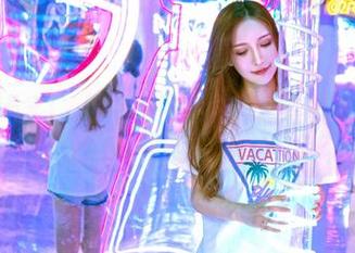 嗲囡囡 – 图片来了，最新的于姬Una白丝，让人意外又让我思绪飘飞。