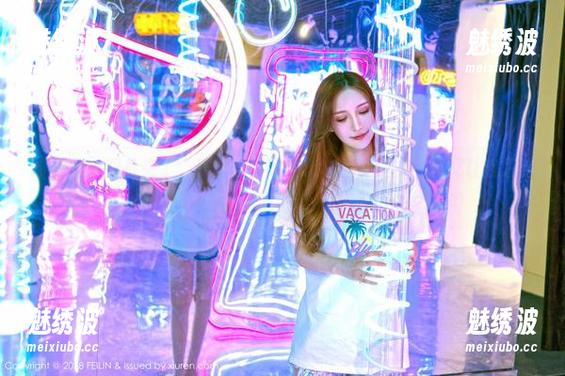 嗲囡囡-于姬Una 嗲囡囡 - 图片来了,最新的于姬Una白丝,让人意外又让我思绪飘飞。
