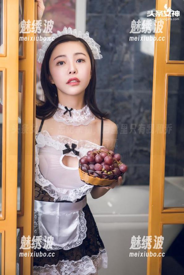 头条女神 - 忘记杂物，网盘里只有我和乔安的户外写真