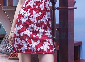 头条女神 – 抛开正经，瑞宝儿的圣诞套图是我意料之外的欢乐