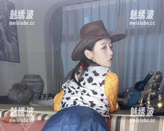 图包亮相：奈汐酱Nice的圣诞快乐，难道真有撒欢的精灵？