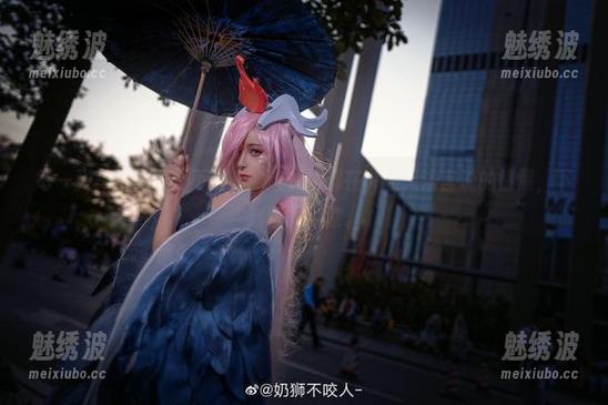 每一张美图，奶狮不咬人的连衣裙都在讲述无法言说的情愫，下载留下痕迹。
