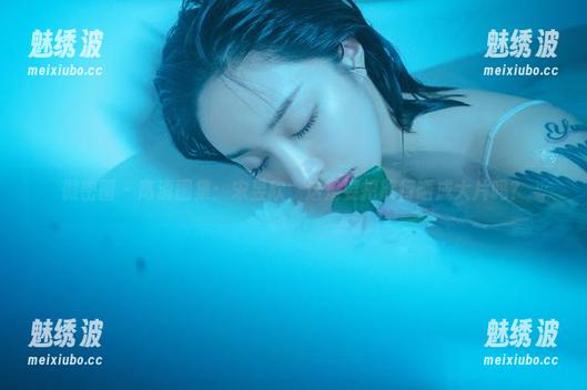 宋昱欣 微密圈 - 高清图集:宋昱欣,这是要把旅行晒成大片吗?