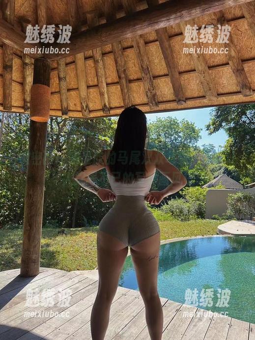 微密圈 - 宋昱欣的马尾双双驾到，更新让人捉弄不已的写真画风！