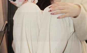 小众视觉 – 拒绝平庸，玲玲的美脚写真证明：细节决定一切，真香。