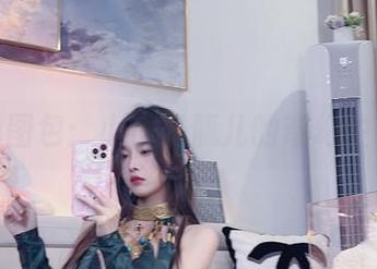 仙女兔图包：小小奶瓶儿的奇幻生日之旅