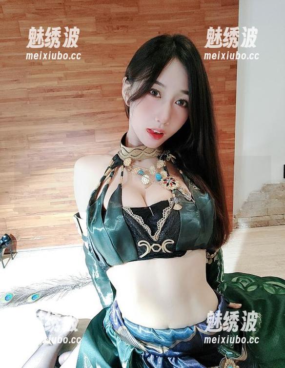 微密圈 - 图包看这里，小玉吃果冻的牛仔短裤日常，白背心加分失败还是成功？