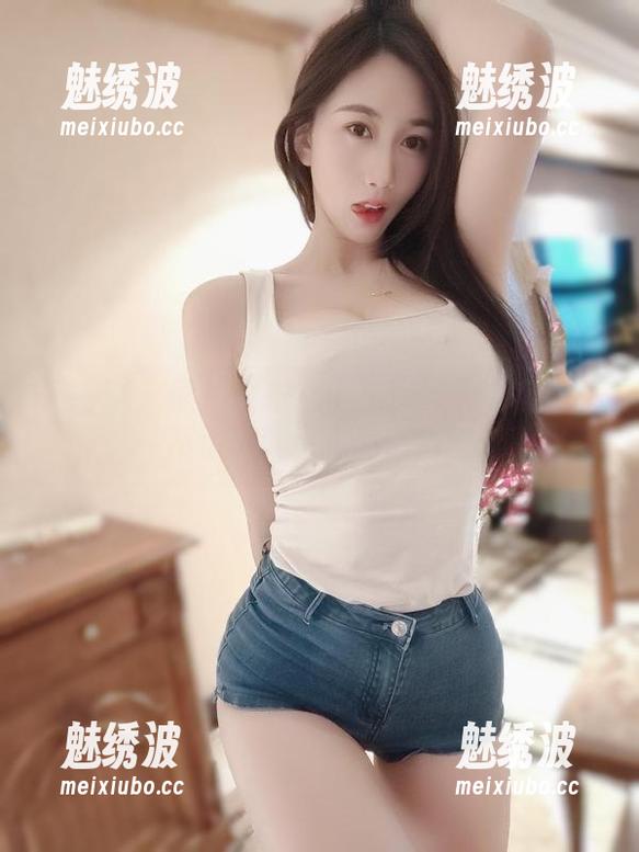 微密圈 - 照片发布！小玉吃果冻的软萌妹纸，一不小心就把我的心都融化了！