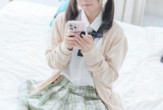 少女秩序 – 乐栀的职业装在此定格，职场之中也充满了乐趣，原图和壁纸等你们来用甜蜜围堵！
