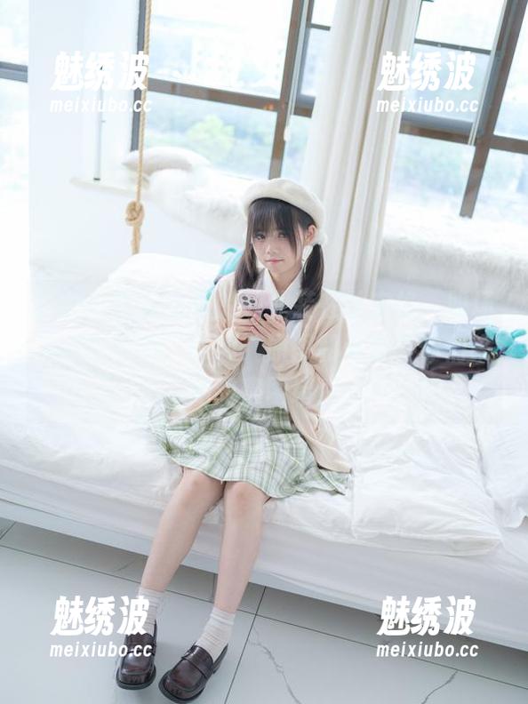 少女秩序-乐栀 少女秩序 - 乐栀的职业装在此定格,职场之中也充满了乐趣,原图和壁纸等你们来用甜蜜围堵!